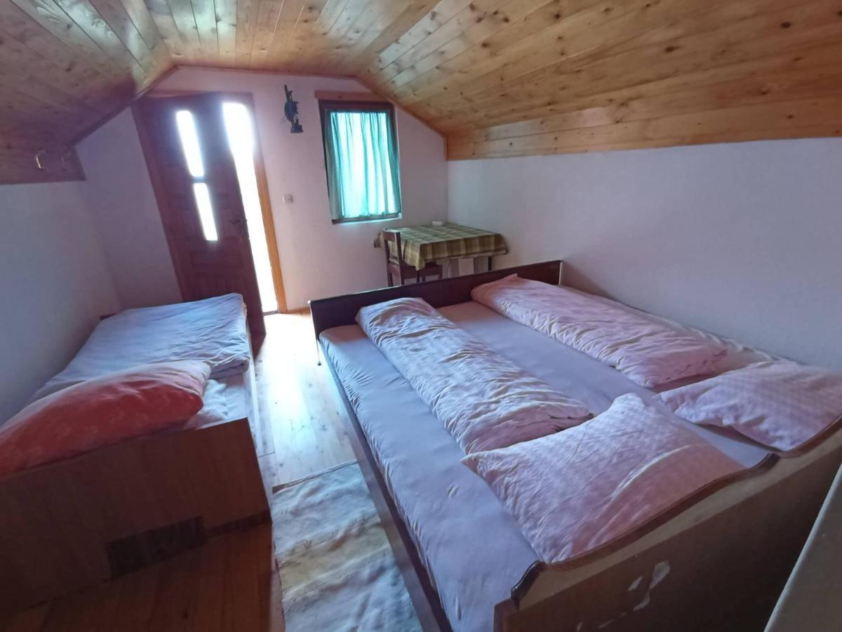 Ivona - Kuca Za Odmor Perusic - Stara Lika Apartment Luaran gambar