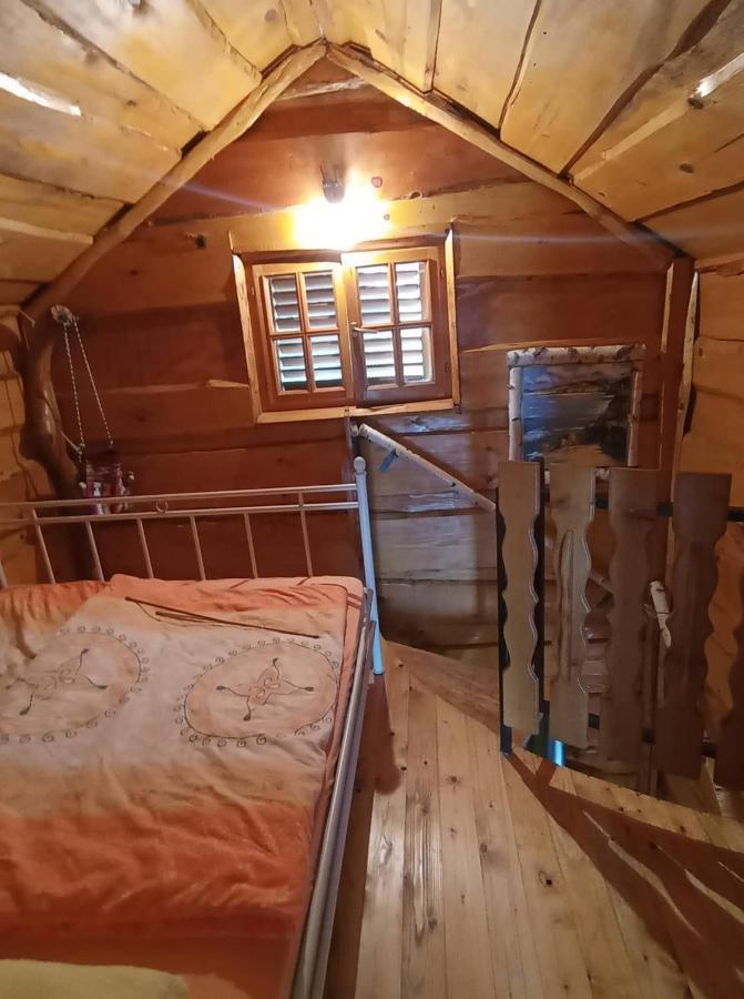 Ivona - Kuca Za Odmor Perusic - Stara Lika Apartment Luaran gambar