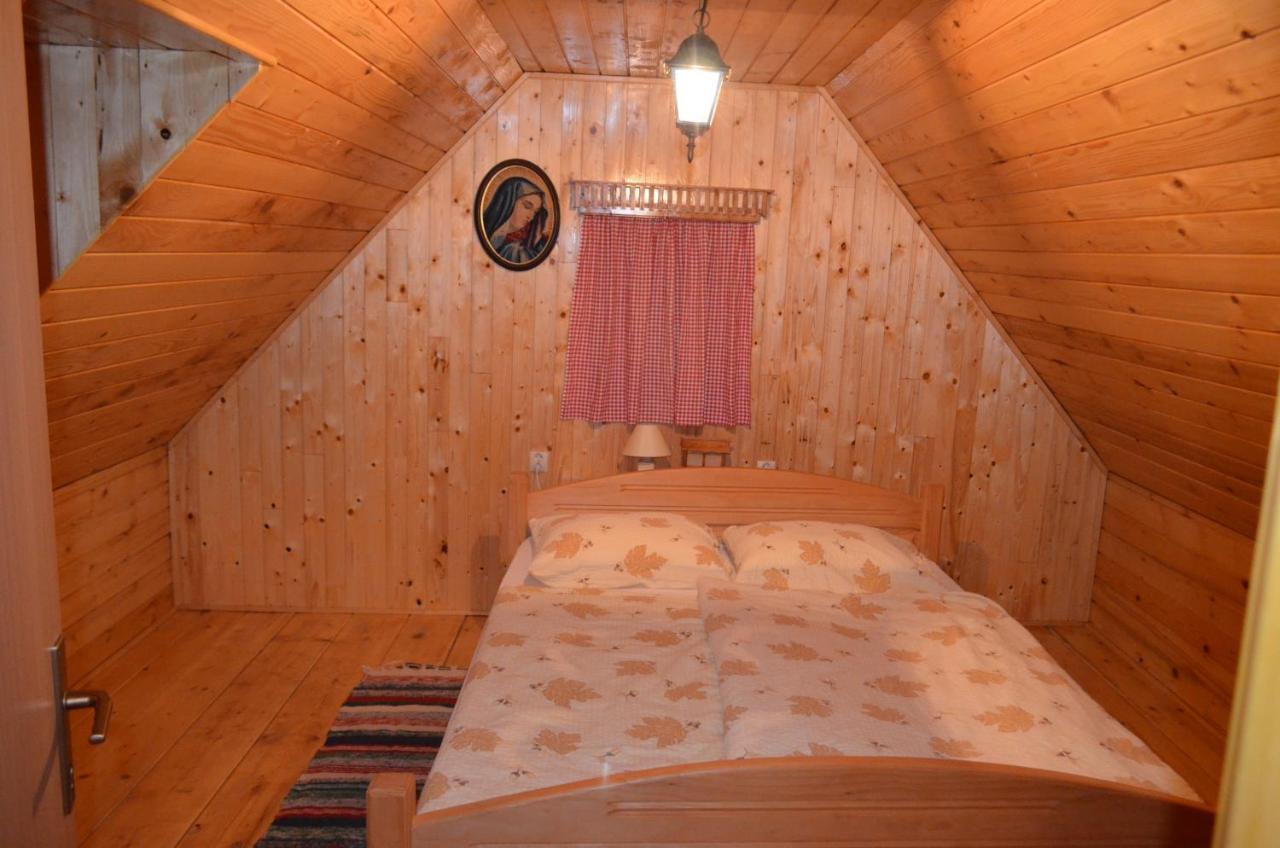 Ivona - Kuca Za Odmor Perusic - Stara Lika Apartment Luaran gambar