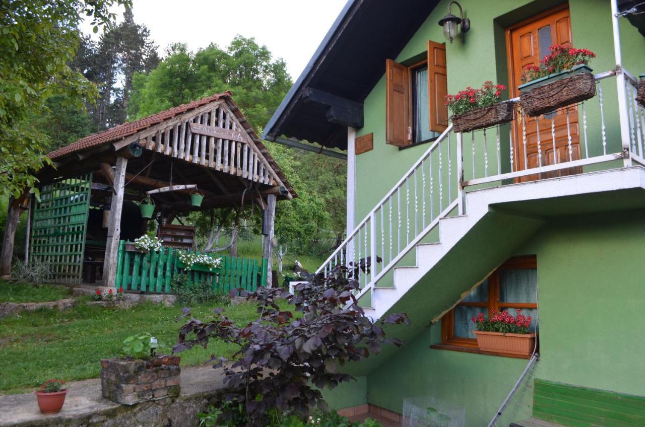 Ivona - Kuca Za Odmor Perusic - Stara Lika Apartment Luaran gambar